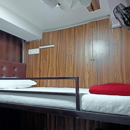Golden View Dormitory Hotel Mumbai  Buitenkant foto