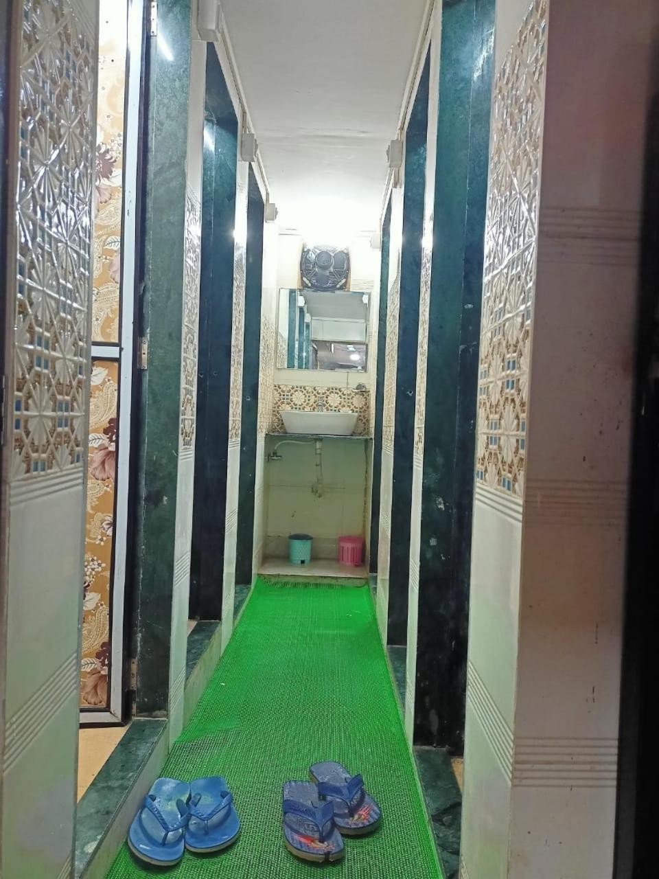 Golden View Dormitory Hotel Mumbai  Buitenkant foto