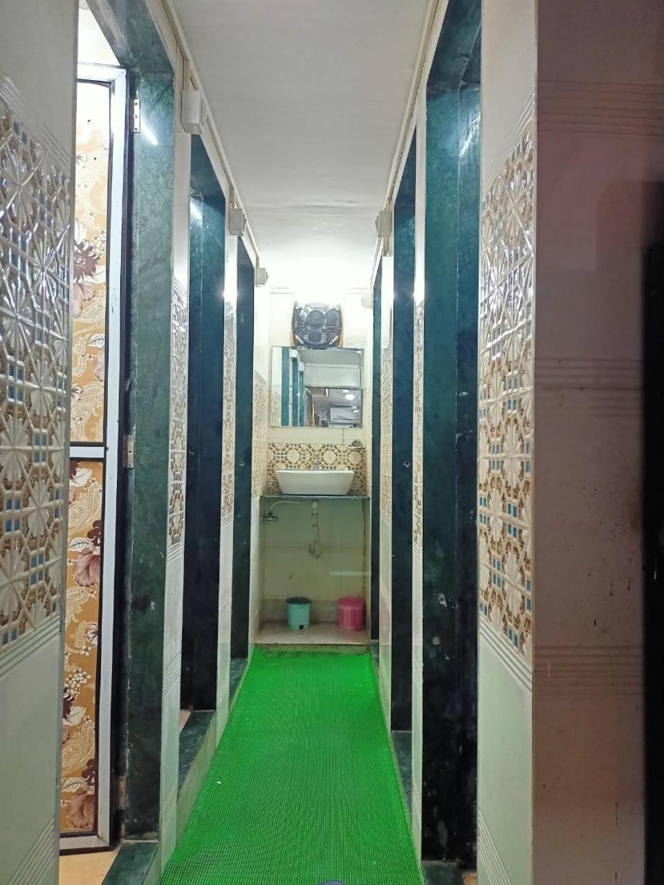 Golden View Dormitory Hotel Mumbai  Buitenkant foto