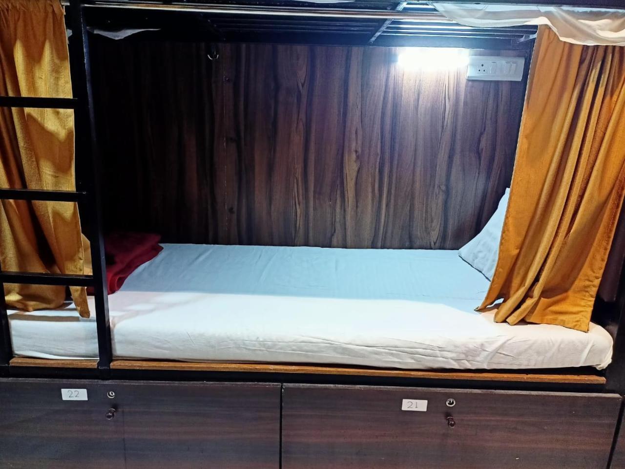 Golden View Dormitory Hotel Mumbai  Buitenkant foto